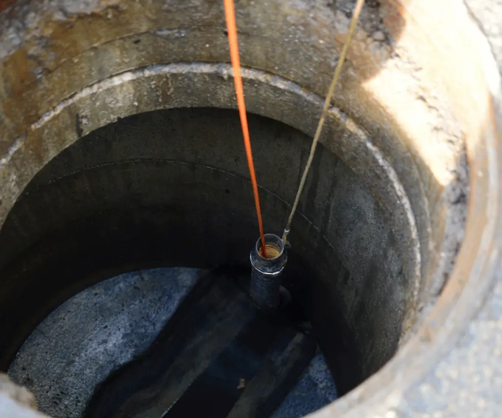Manhole inspection with drainage camera