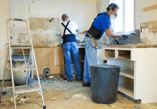worker-tiling-bathroom-floor